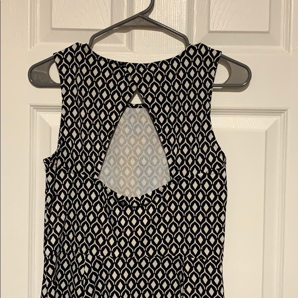 Pattern Dress - Picture 2 of 3